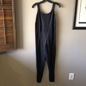 Very comfy, never worn bodysuit. XS fits like a 10-12